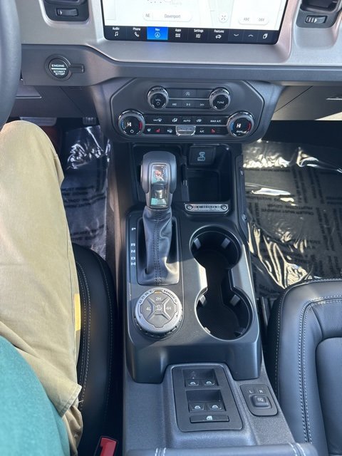 New 2025 Ford Bronco Outer Banks w/ Black Appearance Package image 19