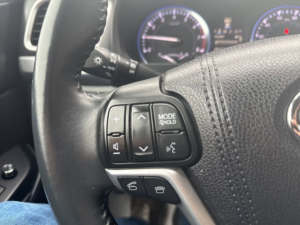 Used 2016 Toyota Highlander Limited image 61