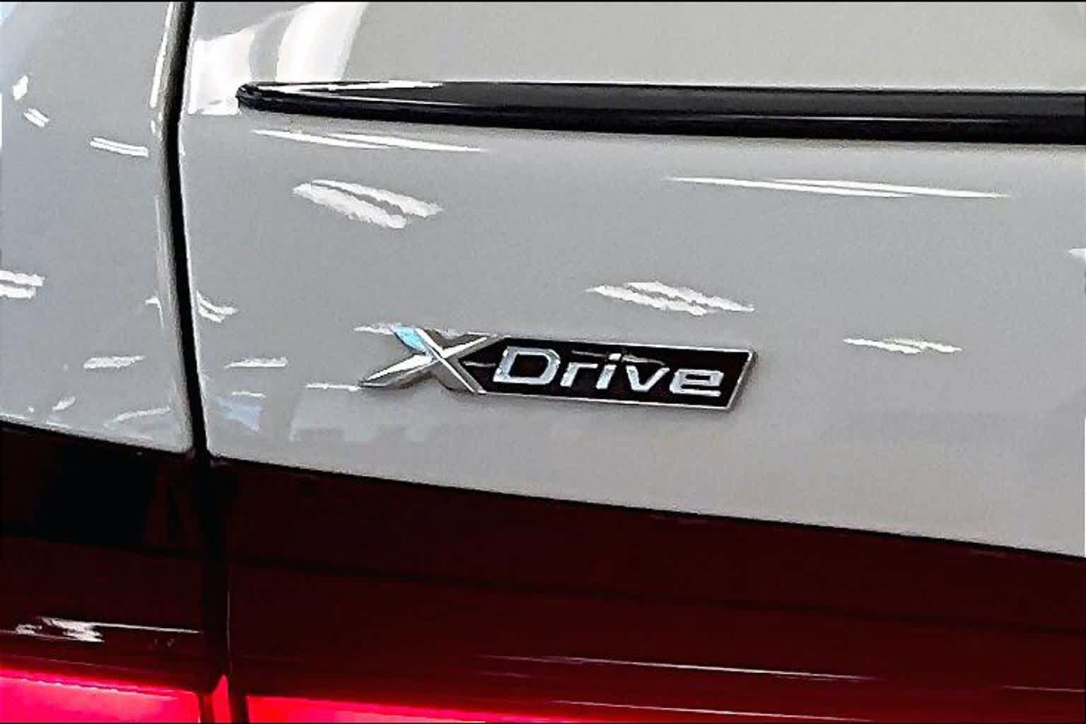 Used 2026 BMW 740i xDrive AWD/4WD image 9