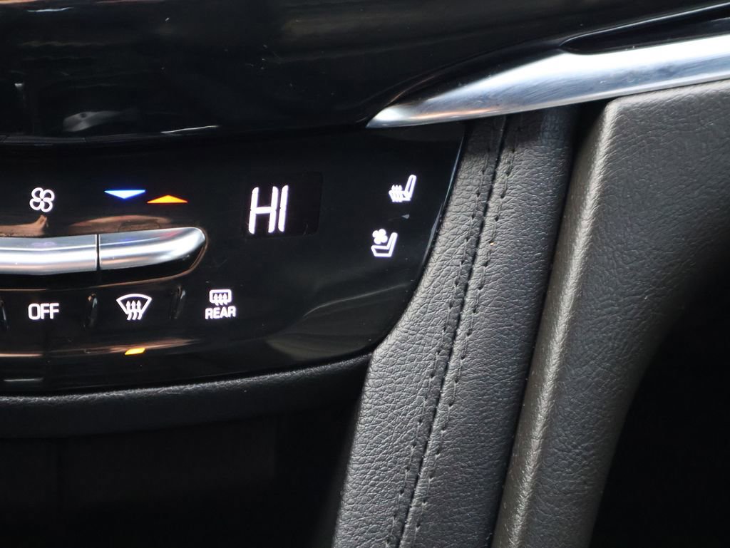 Used 2023 Cadillac XT6 Sport w/ Platinum Package image 38
