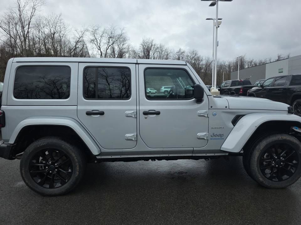 Used 2024 Jeep Wrangler Unlimited Sahara w/ Technology Group image 5