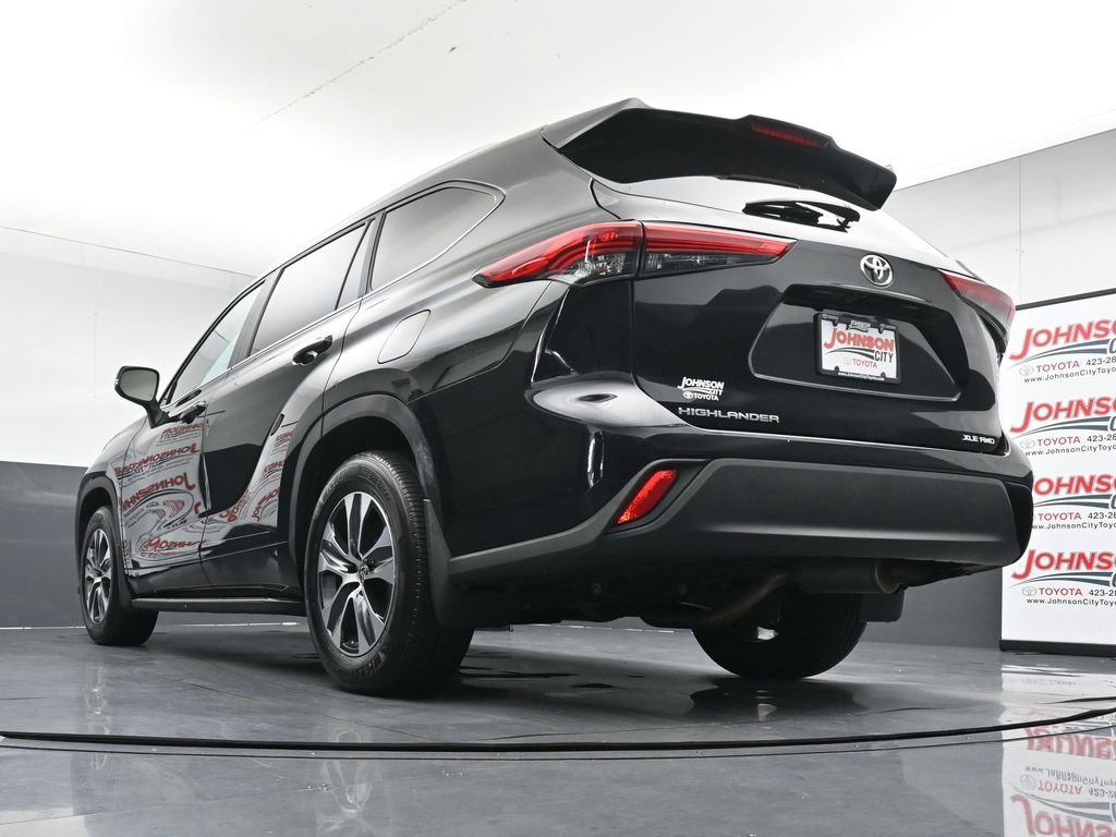Used 2023 Toyota Highlander XLE AWD/4WD image 38