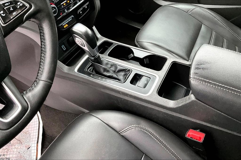 Used 2019 Ford Escape SEL image 16