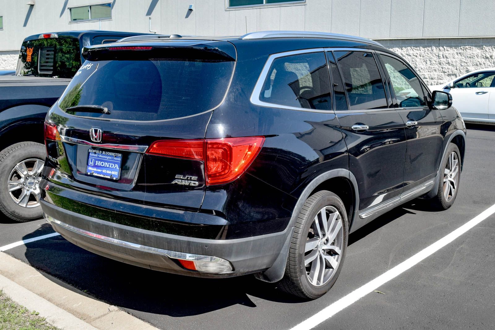 Used 2017 Honda Pilot Elite image 5