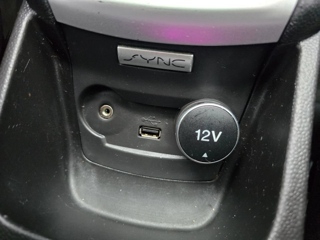 Used 2016 Ford Fiesta SE w/ SE Black Package FWD image 27