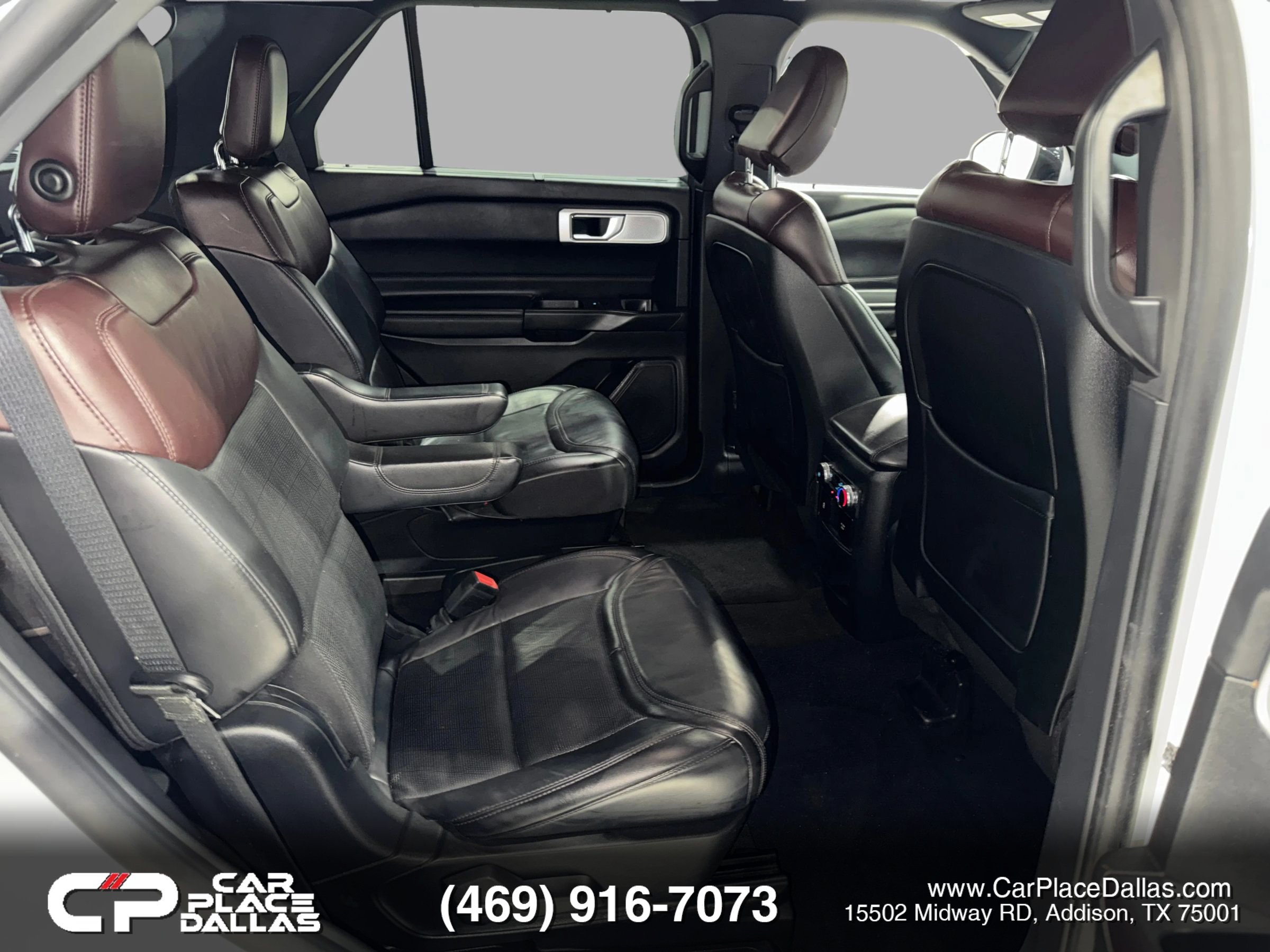 Used 2020 Ford Explorer Platinum w/ Premium Technology Package AWD/4WD image 29