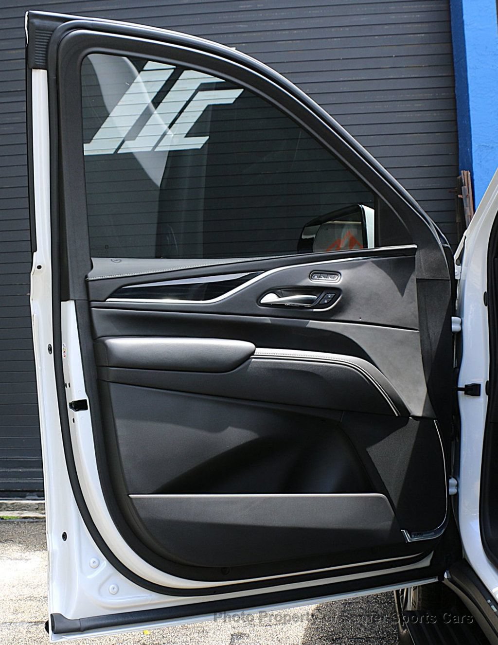Used 2023 Cadillac Escalade V AWD/4WD image 20