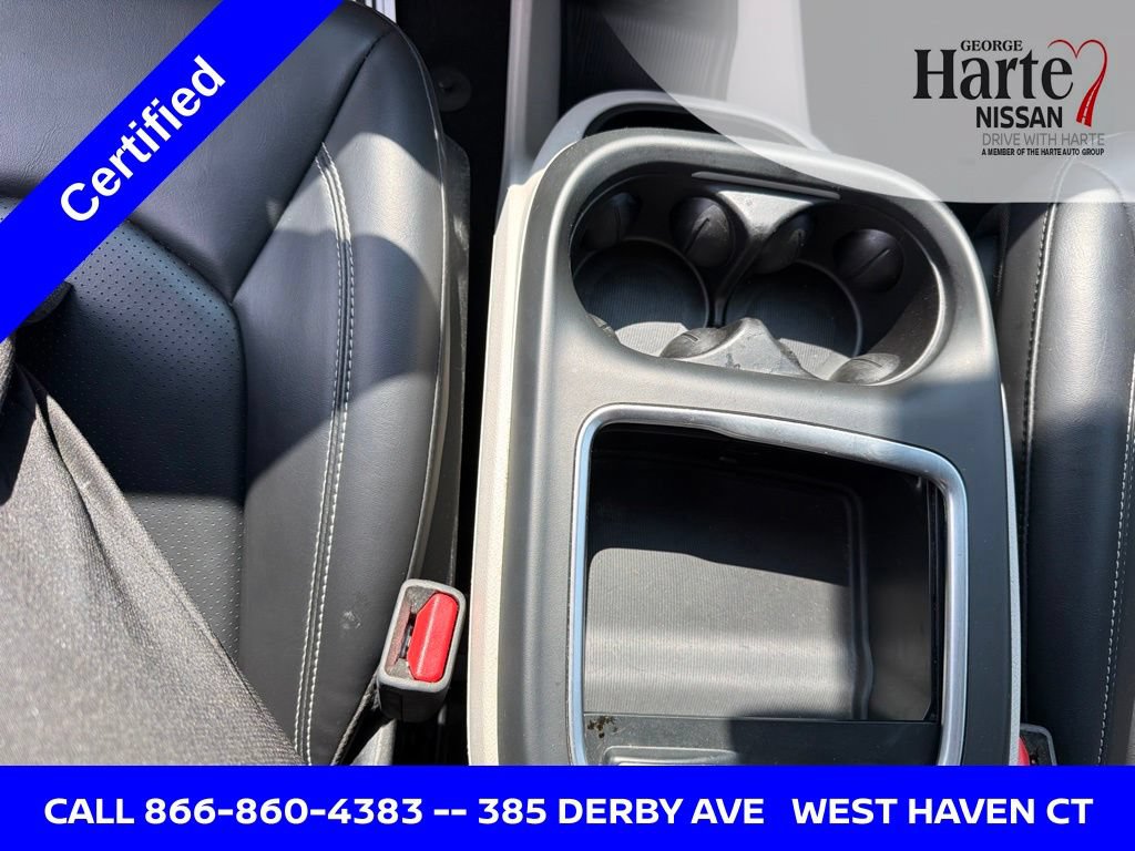 Used 2023 Chrysler Pacifica Touring-L FWD image 13