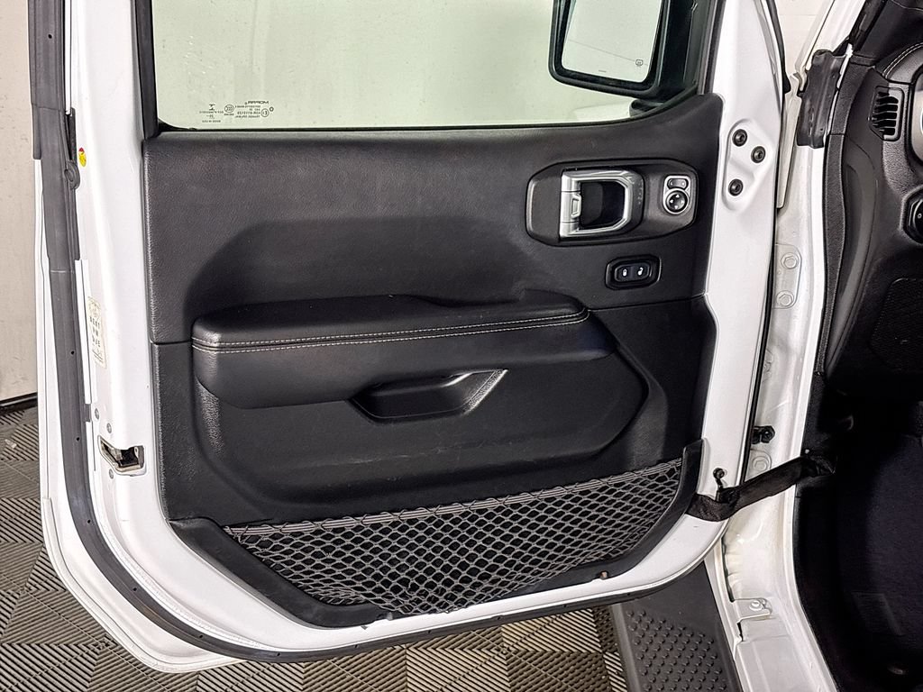 Used 2021 Jeep Wrangler Unlimited Sahara AWD/4WD image 10