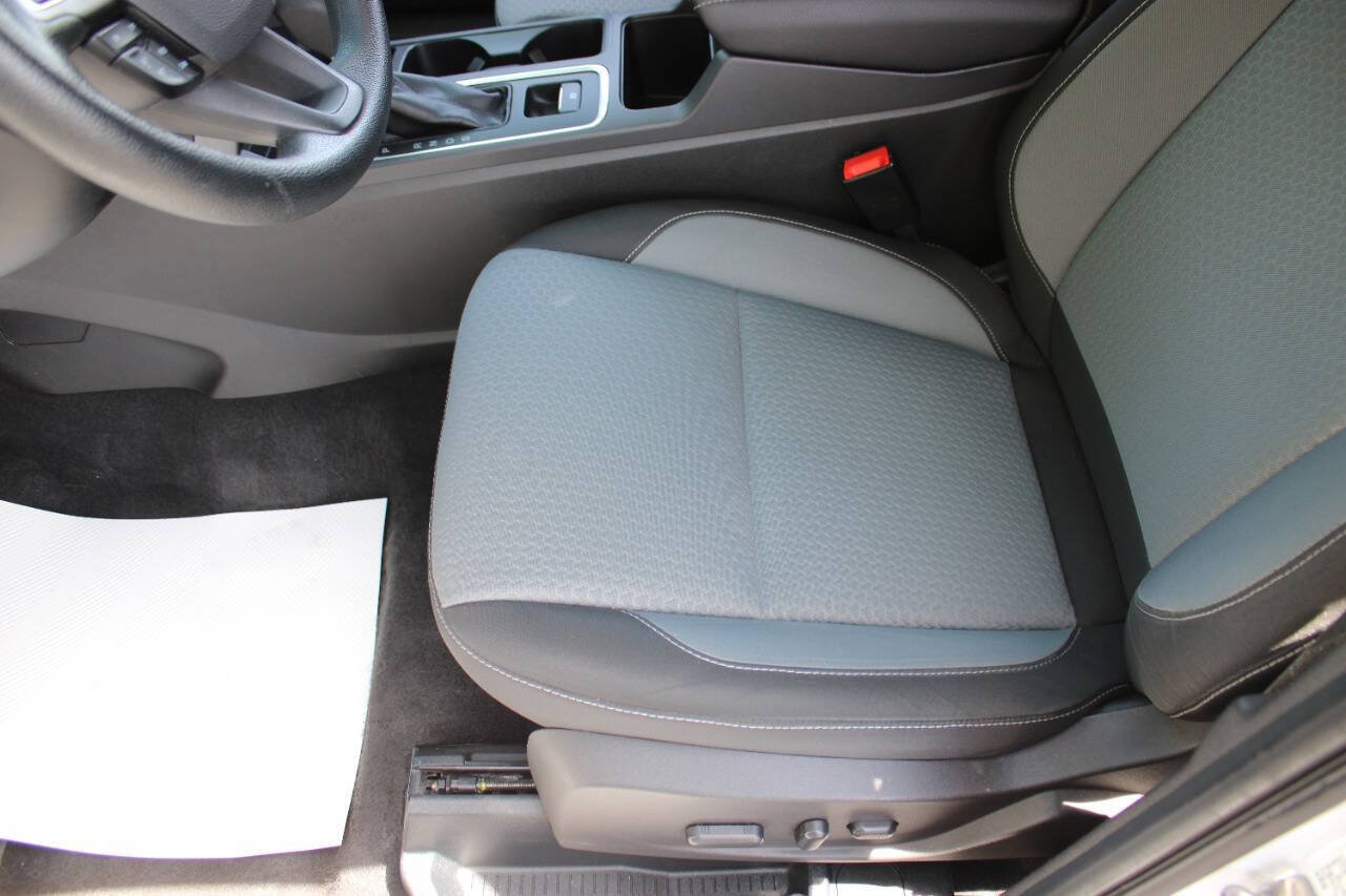 Used 2017 Ford Escape SE AWD/4WD image 8