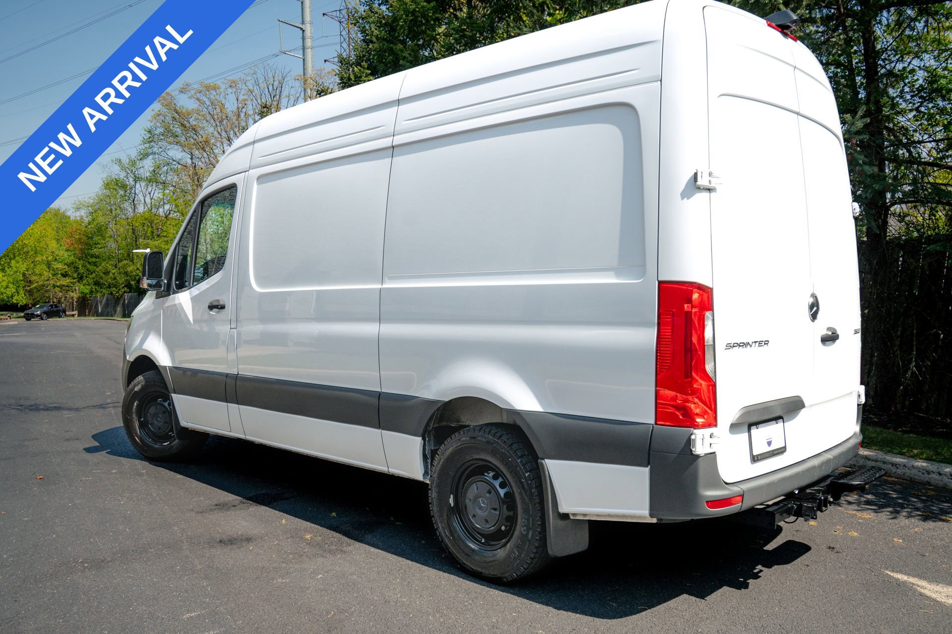 Used 2025 Mercedes-Benz Sprinter 2500 image 2