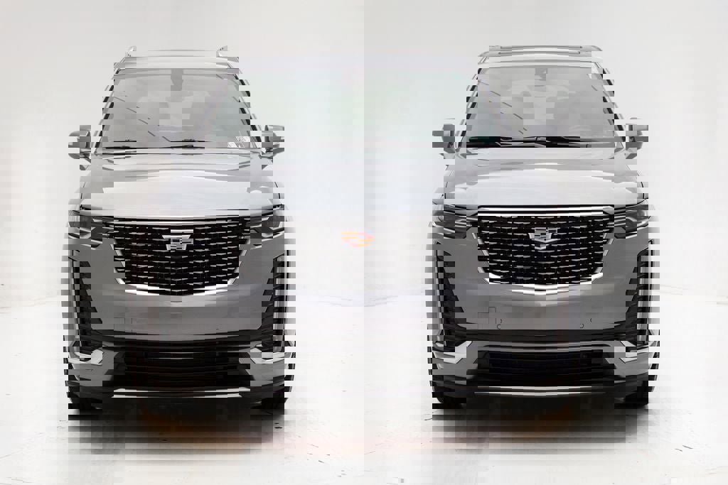 Used 2025 Cadillac XT6 Premium Luxury image 6
