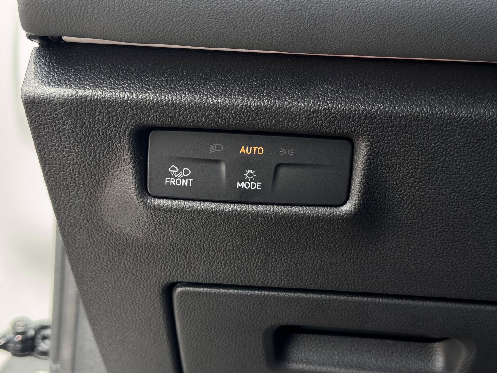 New 2026 Volkswagen Tiguan SEL R-Line image 23