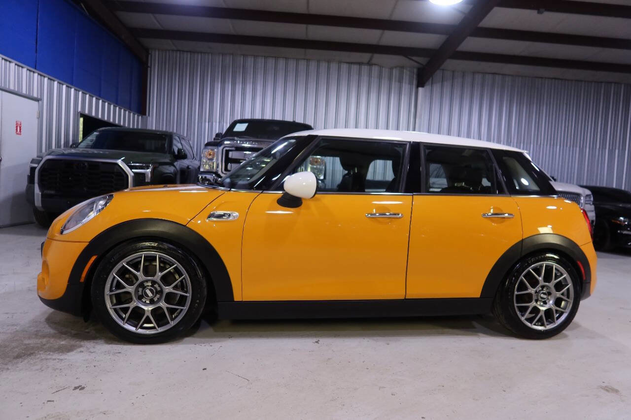 Used 2015 MINI Cooper S image 1