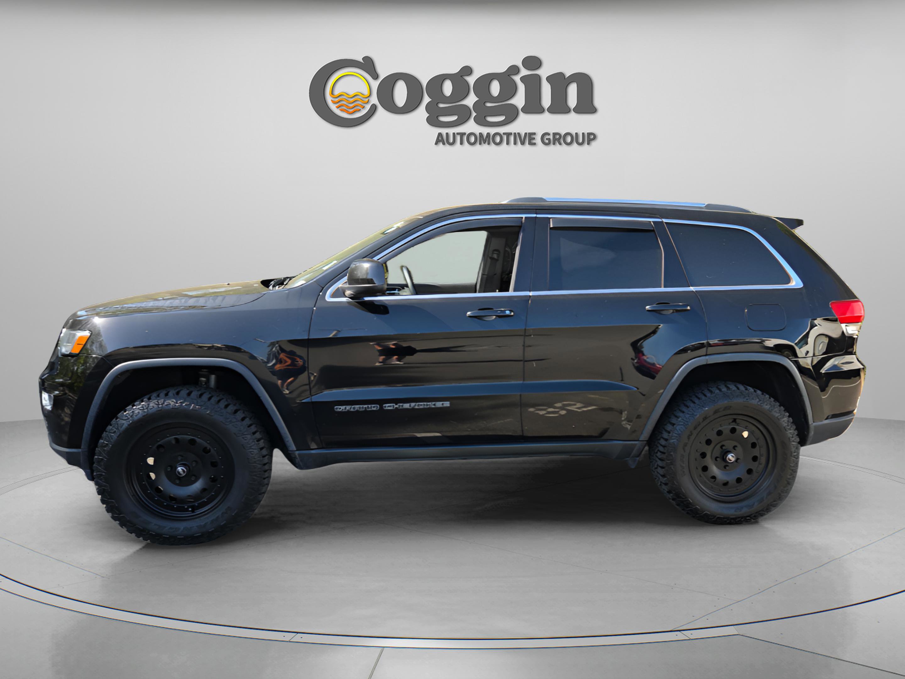 Used 2017 Jeep Grand Cherokee Laredo w/ Quick Order Package 23E image 2