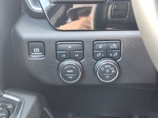 Used 2025 Chevrolet Silverado 3500 LT w/ Safety Package AWD/4WD image 23