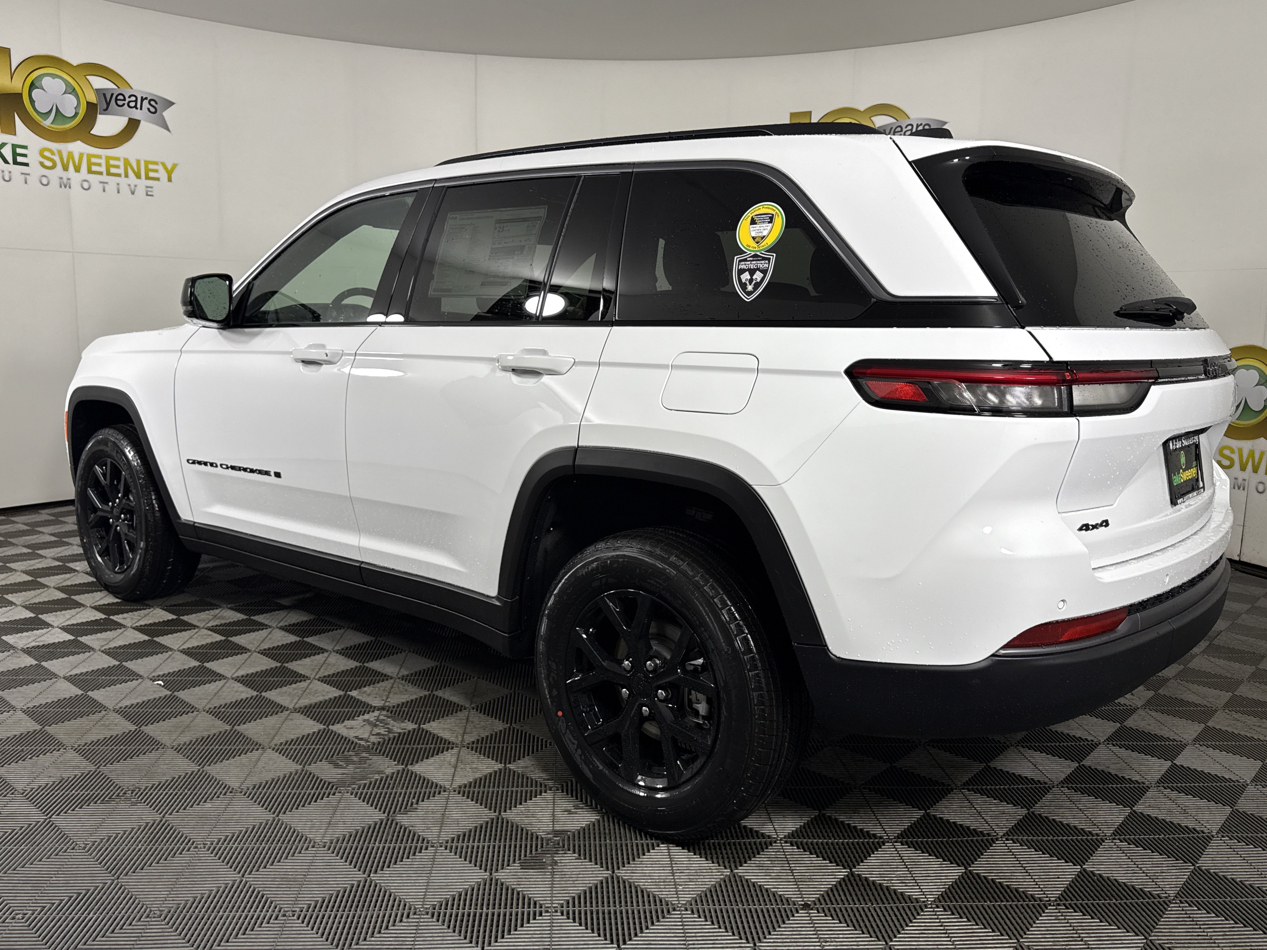New 2026 Jeep Grand Cherokee Altitude AWD/4WD image 6