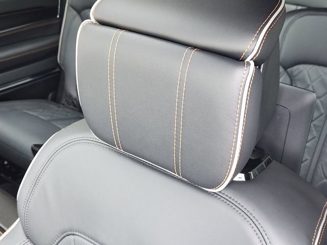 New 2026 Jeep Grand Wagoneer Summit AWD/4WD image 10
