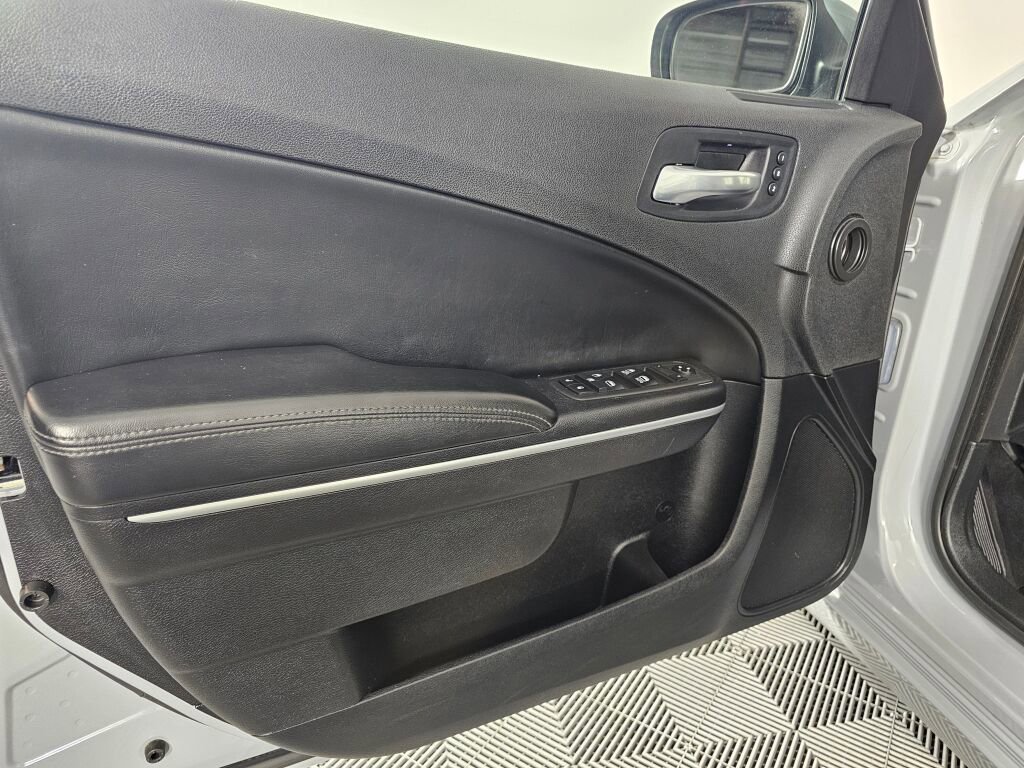 Used 2021 Dodge Charger SXT w/ Leather Interior Group image 18