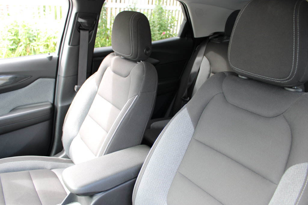 Used 2025 Chevrolet TrailBlazer LT FWD image 9