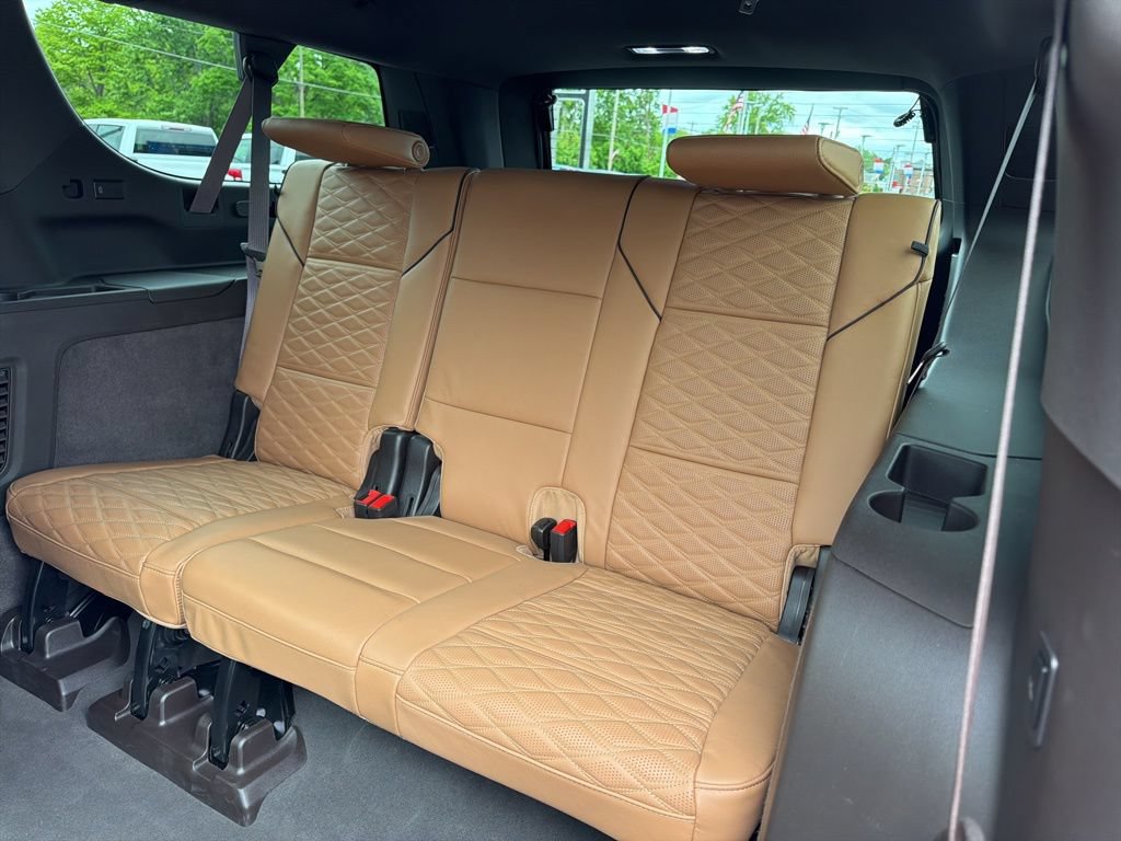 Used 2024 Cadillac Escalade ESV Sport AWD/4WD image 29