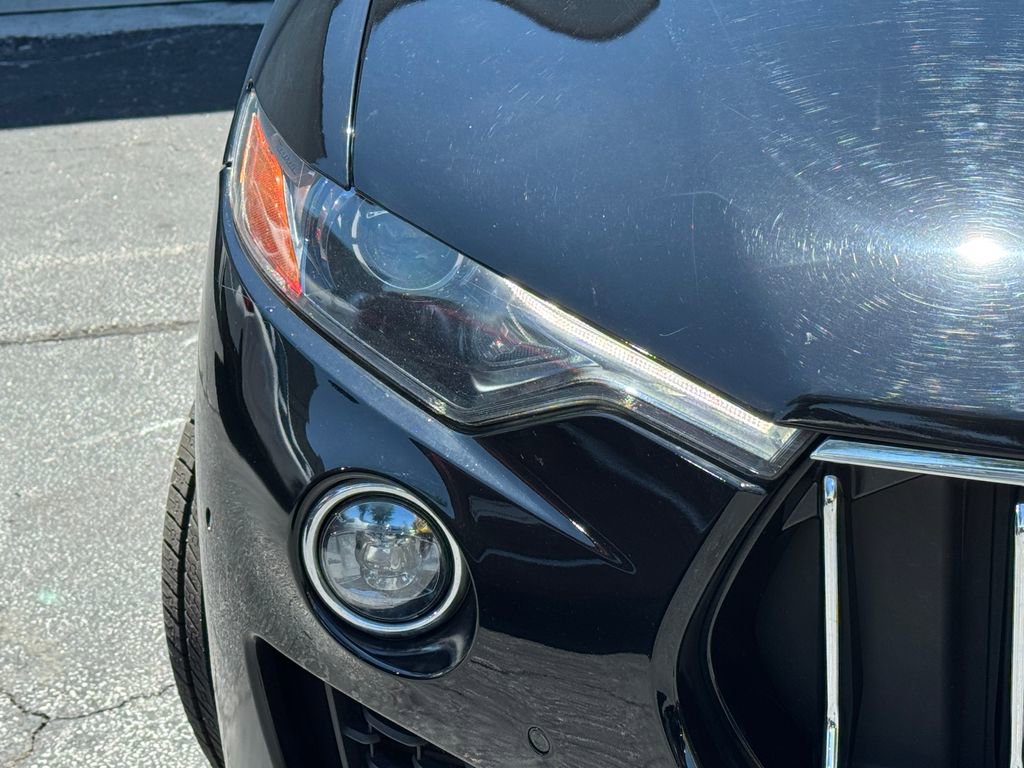 Used 2020 Maserati Levante S AWD/4WD image 3