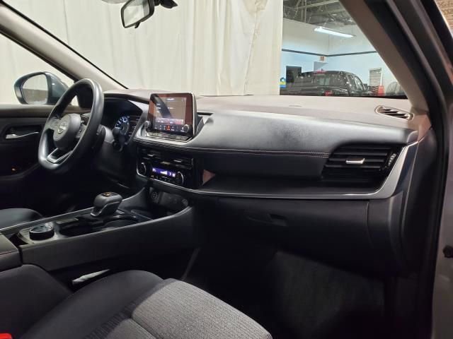Used 2022 Nissan Rogue SV image 12