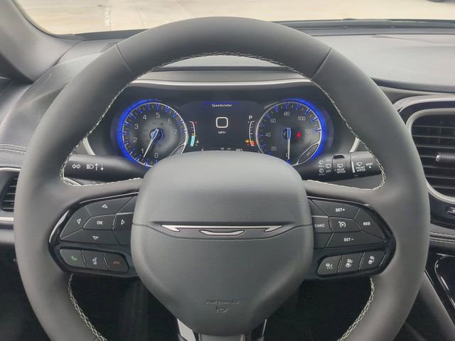 New 2027 Chrysler Pacifica Limited FWD image 34
