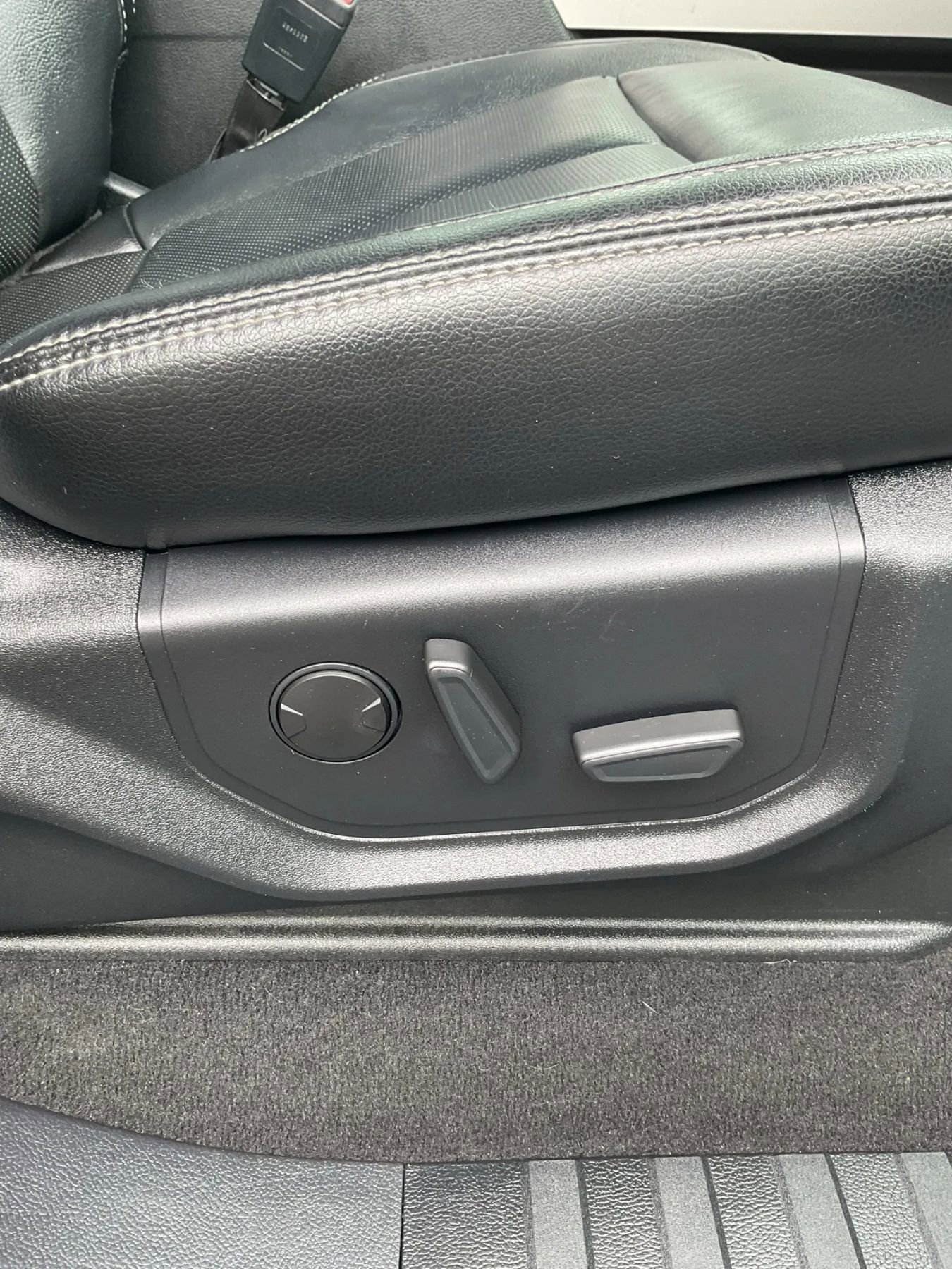 Used 2020 Ford F250 Lariat w/ Lariat Value Package image 48