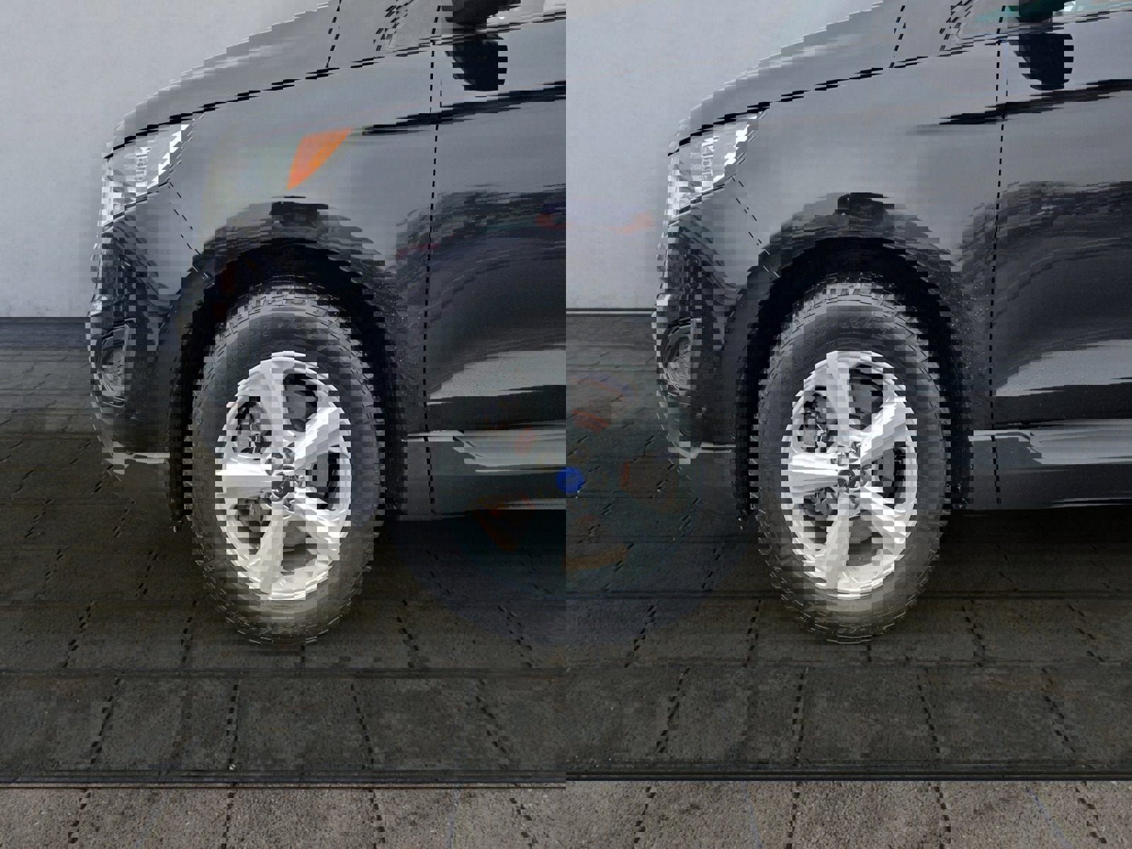 Used 2016 Ford Edge SE image 26