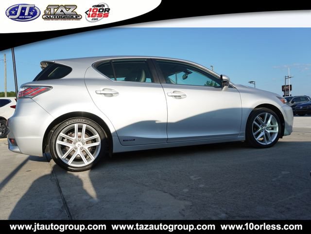 Used 2015 Lexus CT 200h w/ Navigation Package FWD image 10