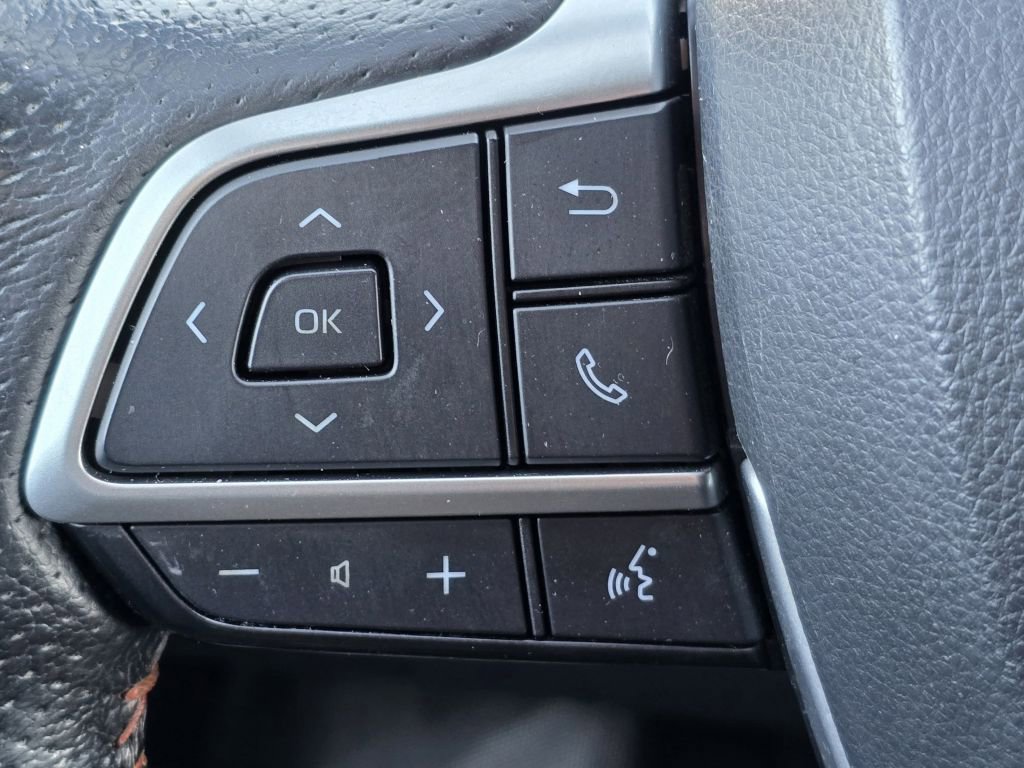 Used 2021 Toyota Sienna XSE FWD image 17