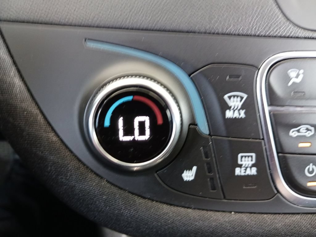 Used 2024 Chevrolet Malibu LT FWD image 24