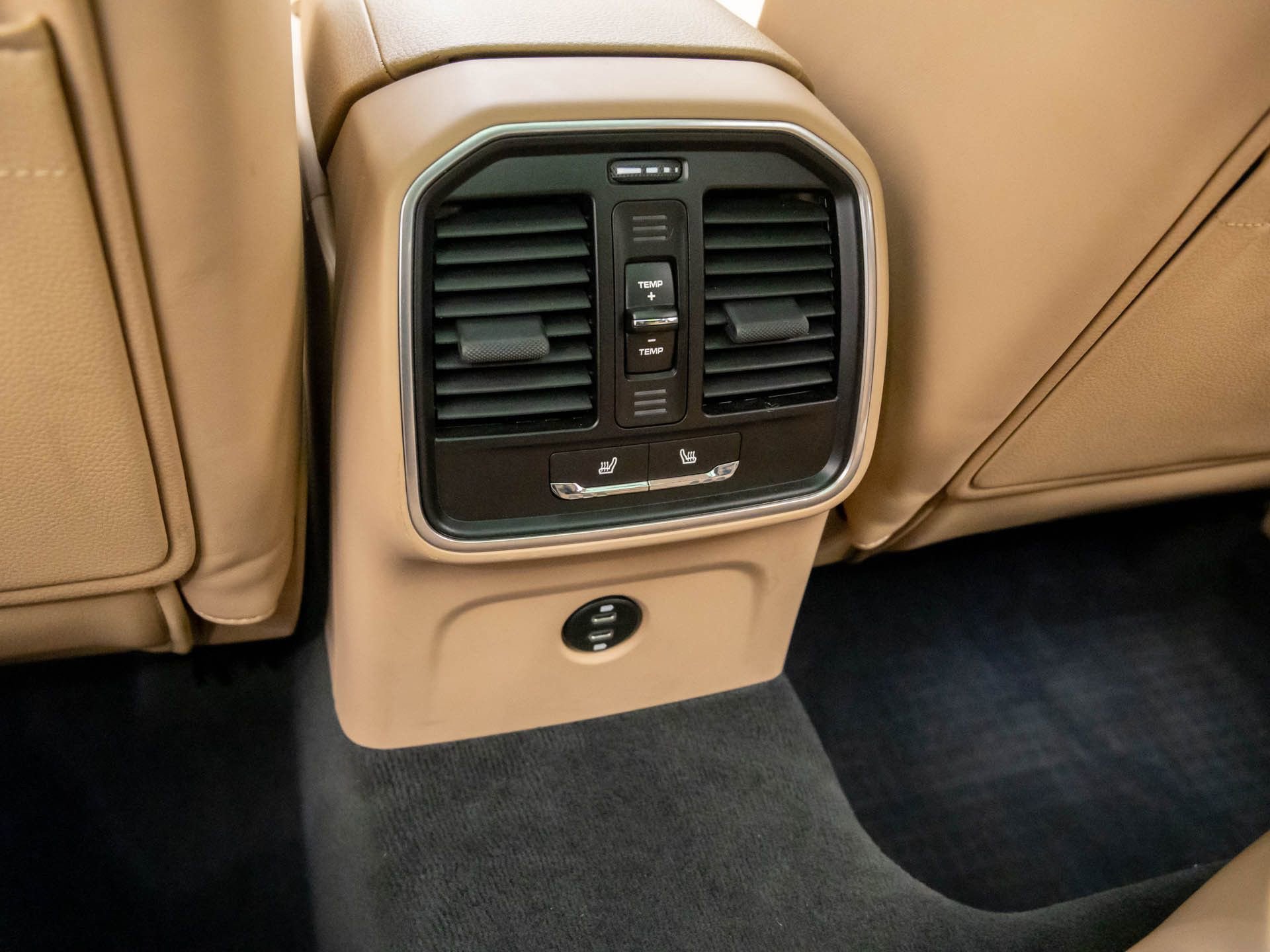 Certified 2023 Porsche Macan image 20