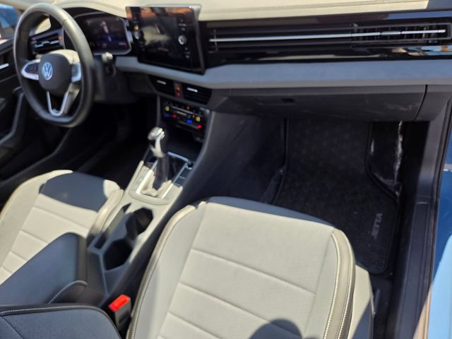 Certified 2026 Volkswagen Jetta SE FWD image 18