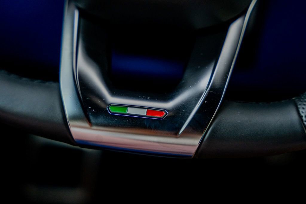 Used 2020 Lamborghini Urus image 43