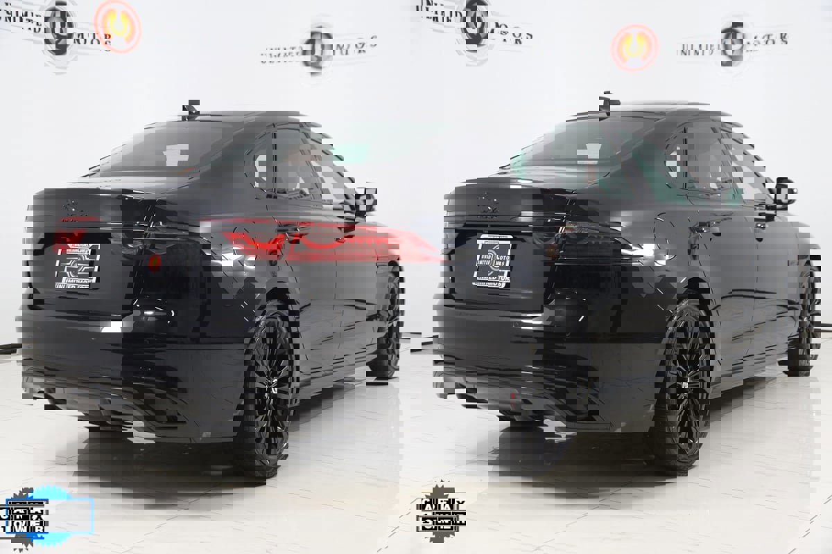 Used 2024 Jaguar XF R-Dynamic SE image 3