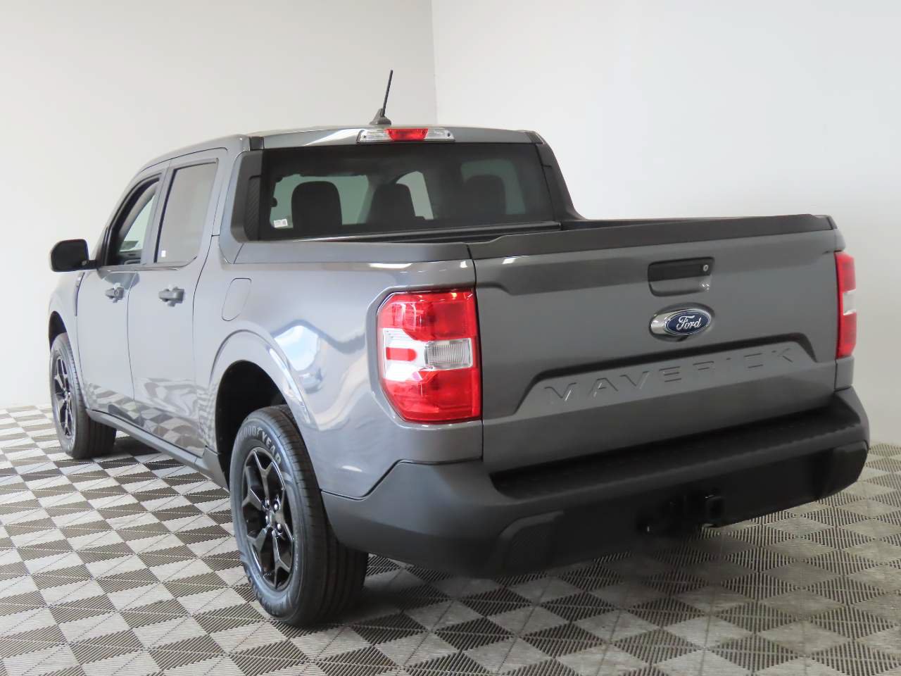 Used 2024 Ford Maverick XLT w/ XLT Luxury Package AWD/4WD image 3