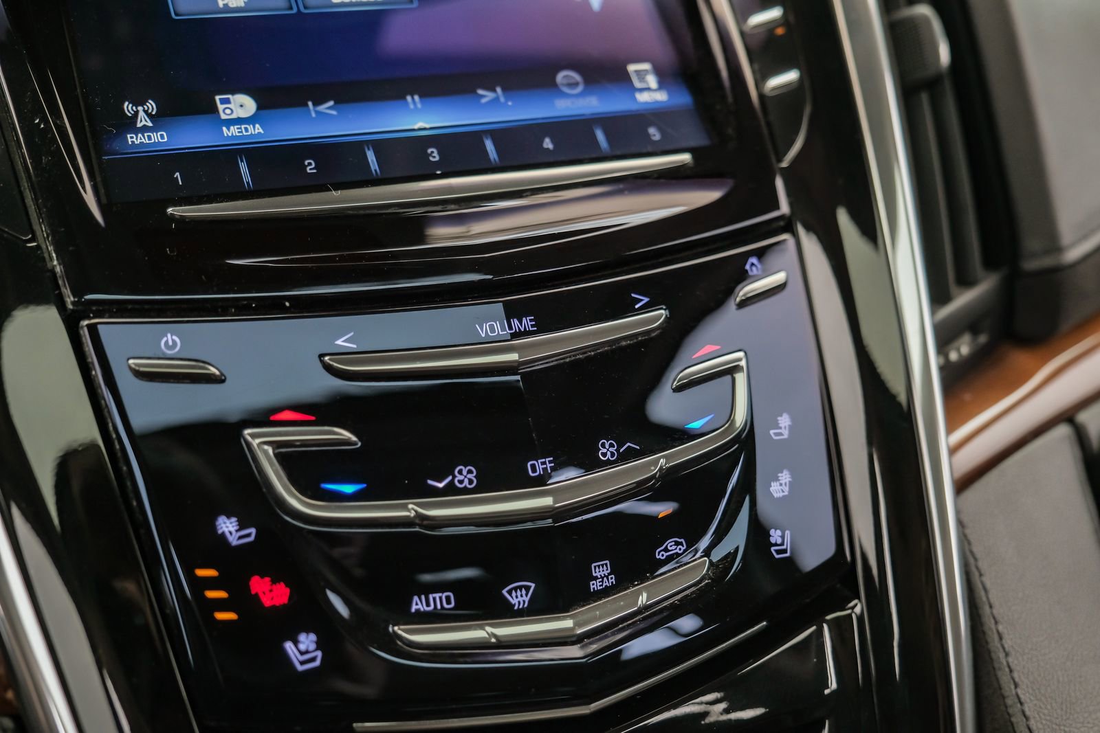 Used 2017 Cadillac Escalade ESV Luxury AWD/4WD image 28