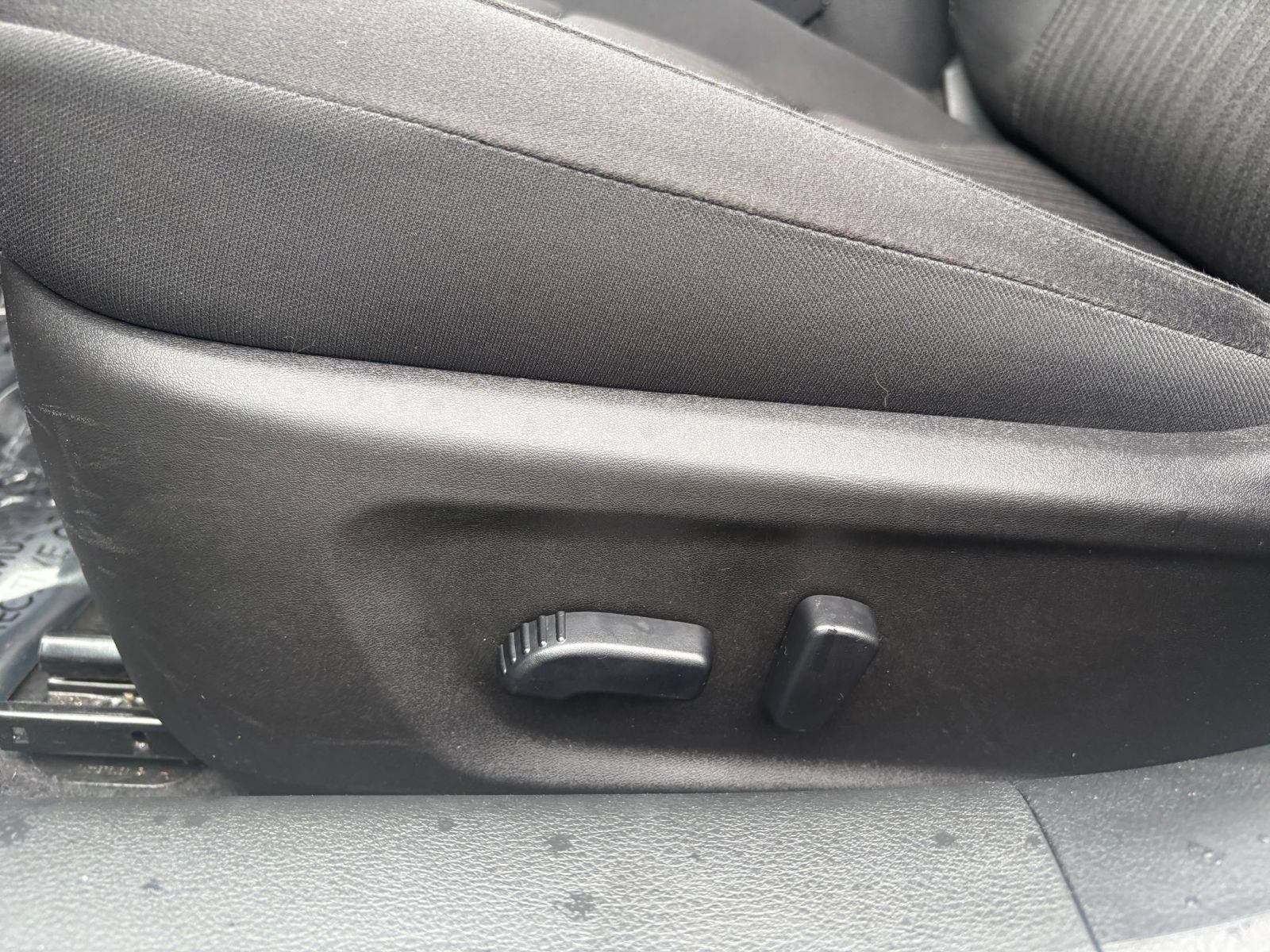 Used 2025 Nissan Altima 2.5 SV FWD image 21