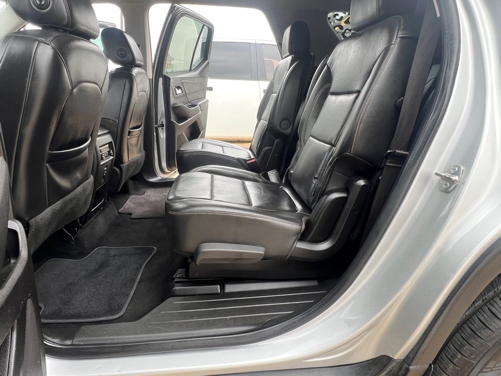 Used 2019 Chevrolet Traverse LT FWD image 14