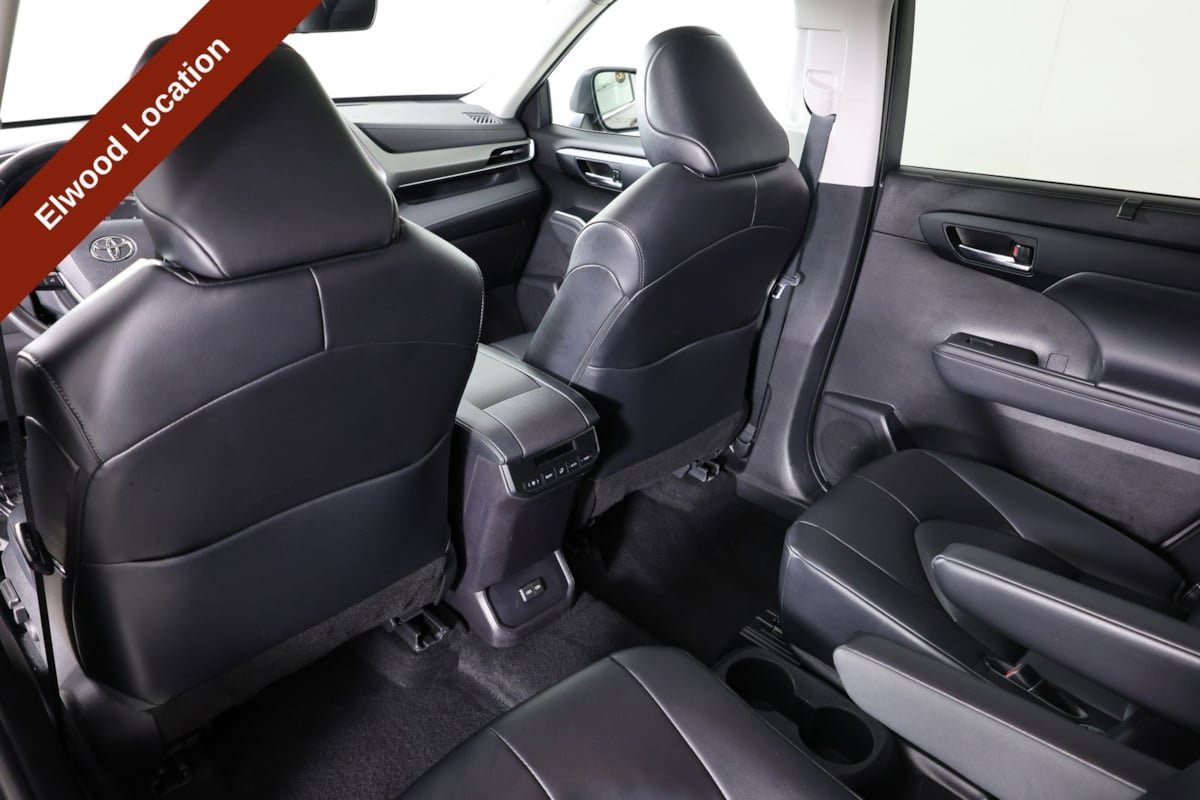 Used 2022 Toyota Highlander XLE AWD/4WD image 53
