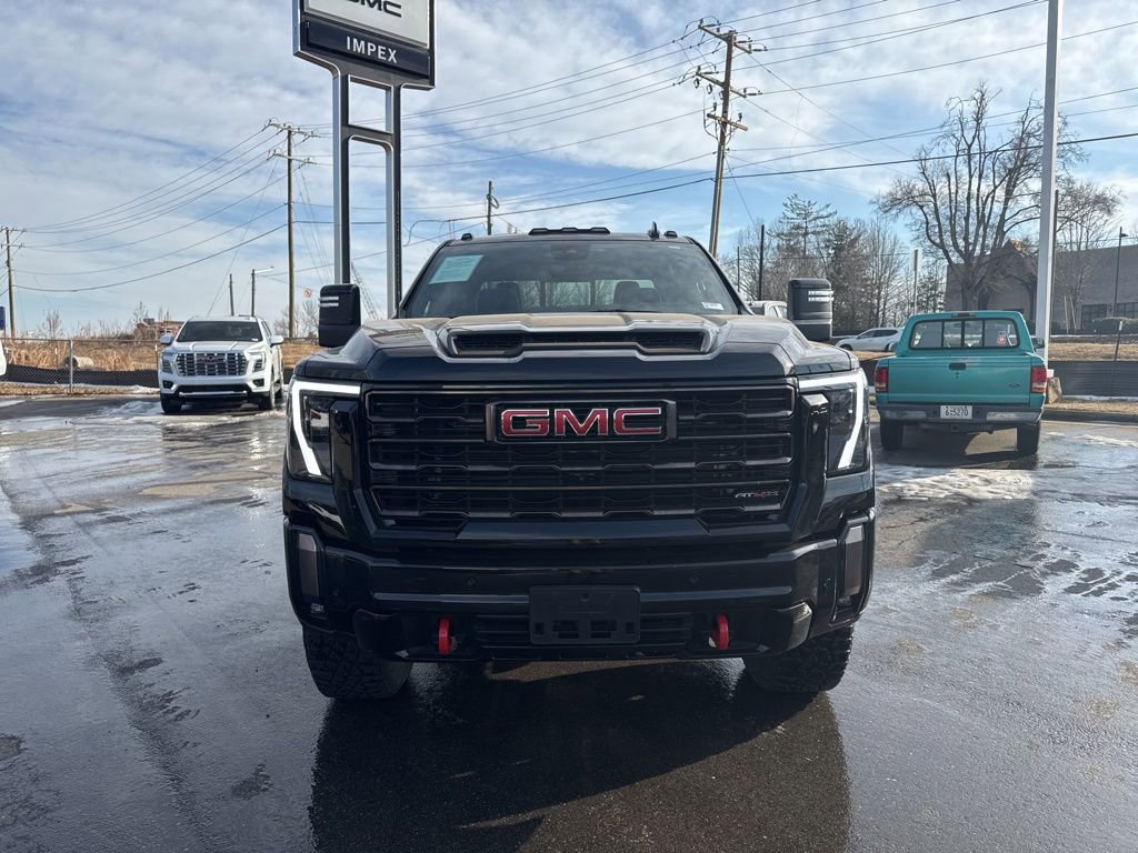 Used 2024 GMC Sierra 2500 AT4X image 8