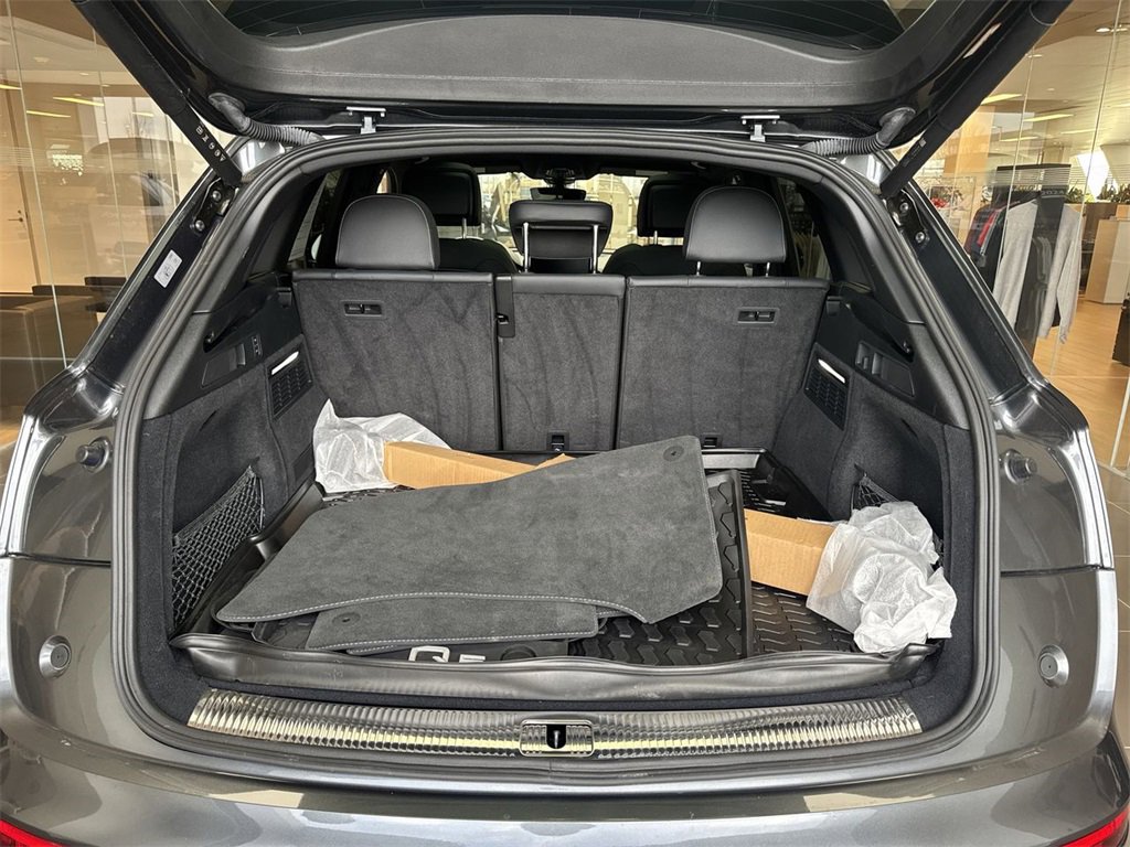Certified 2024 Audi Q5 e Premium Plus image 25