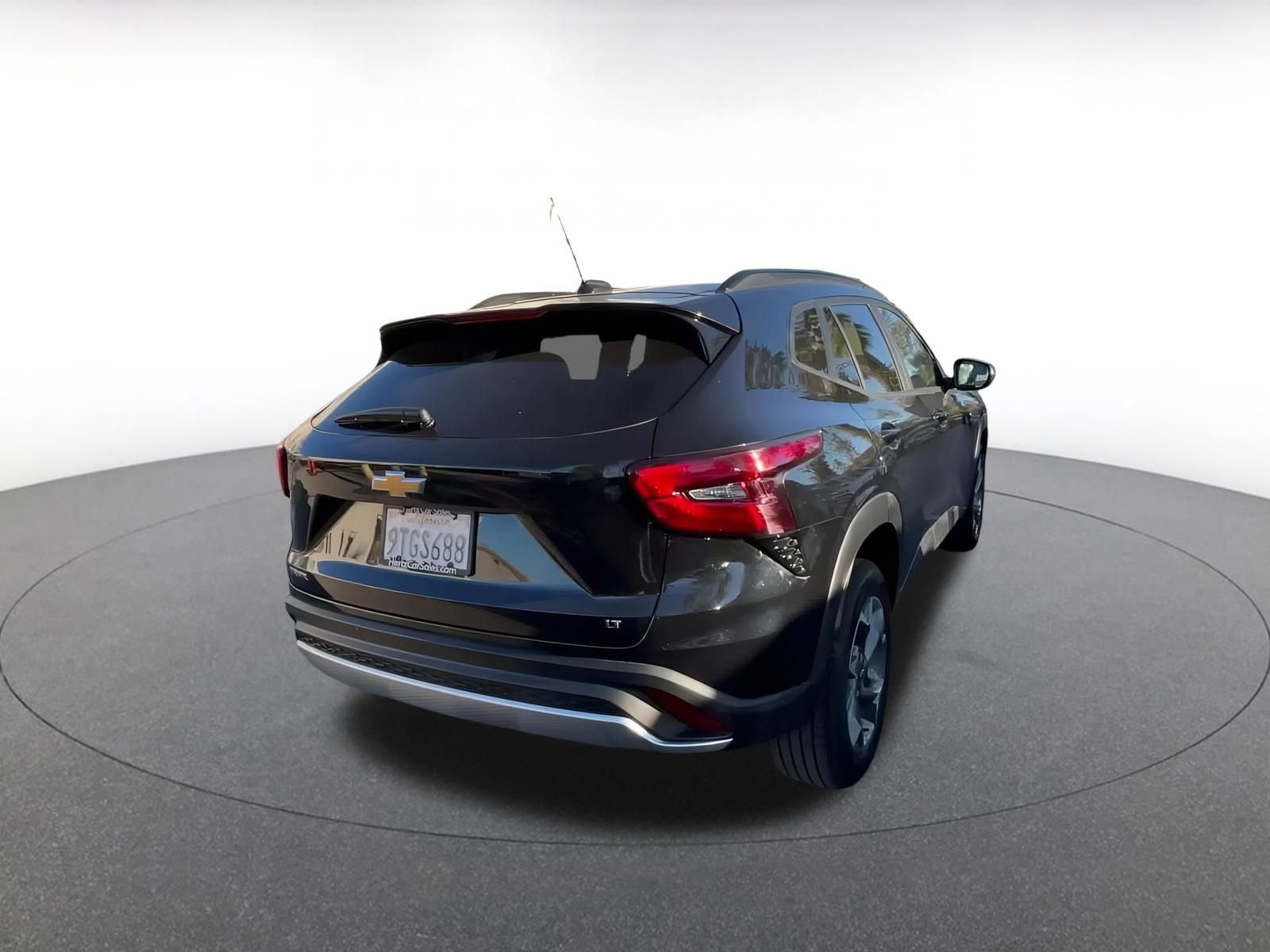 Used 2025 Chevrolet Trax LT w/ LT Convenience Package image 15