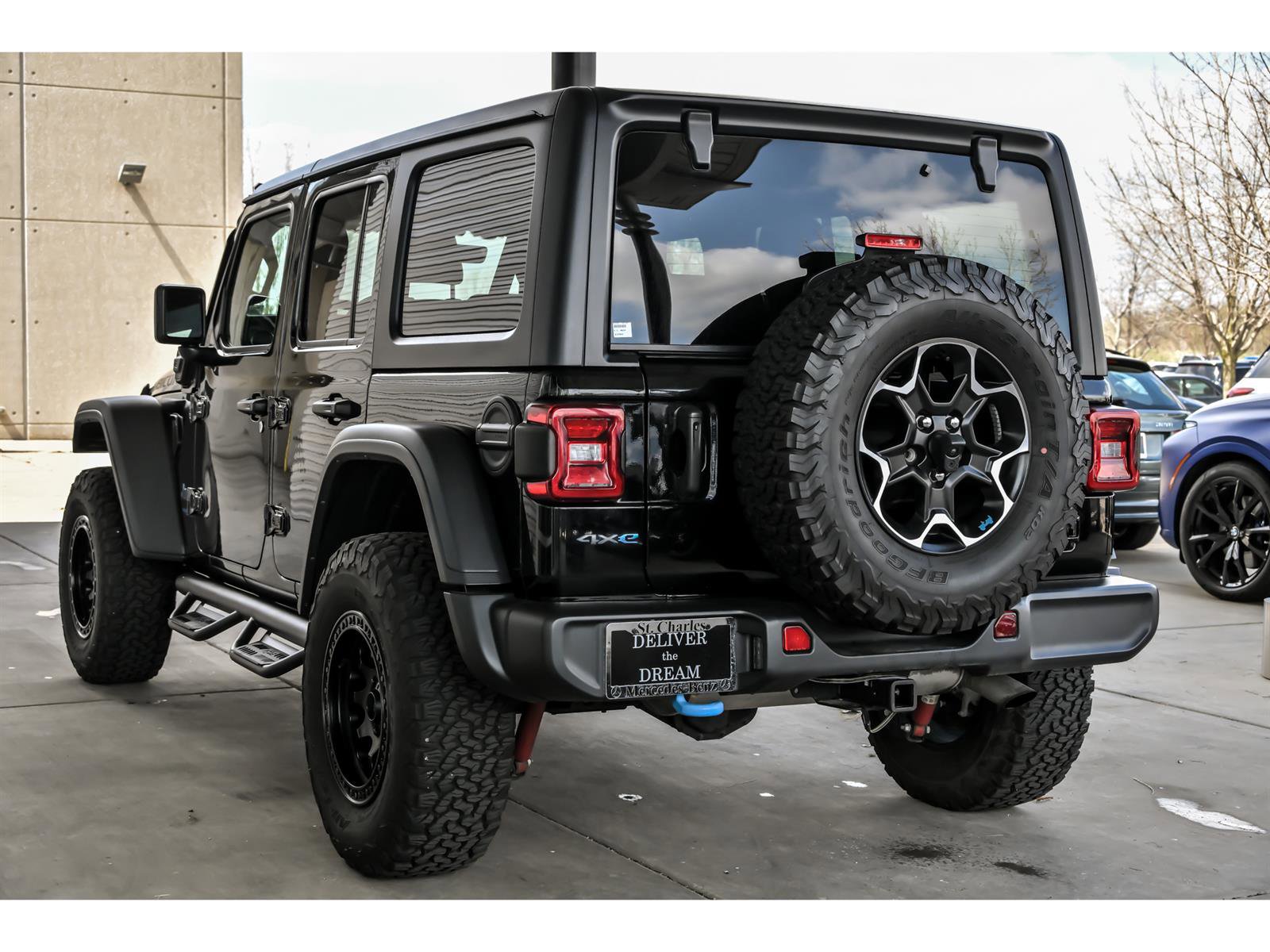 Used 2022 Jeep Wrangler Unlimited Rubicon 4xe w/ Cold Weather Group AWD/4WD image 6