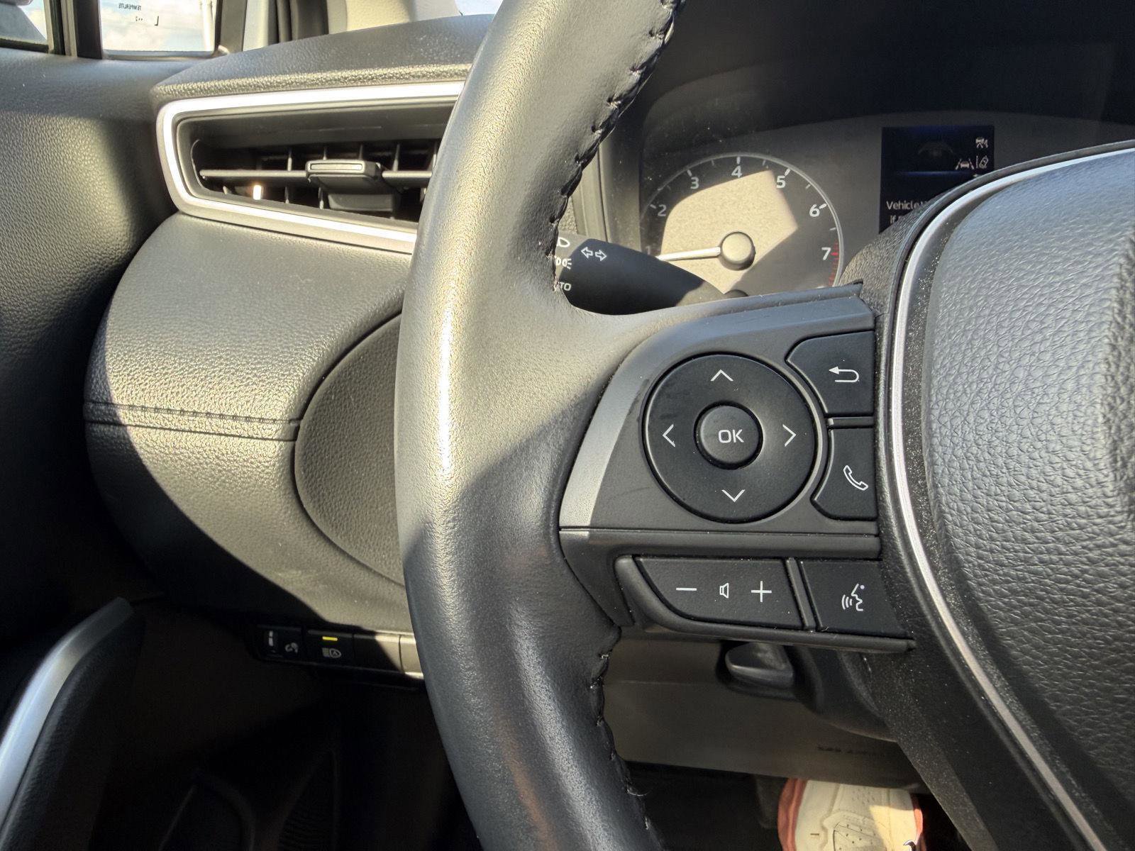 Used 2023 Toyota Corolla Cross LE image 23
