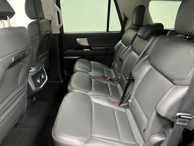 Used 2025 Ford Expedition Active AWD/4WD image 45