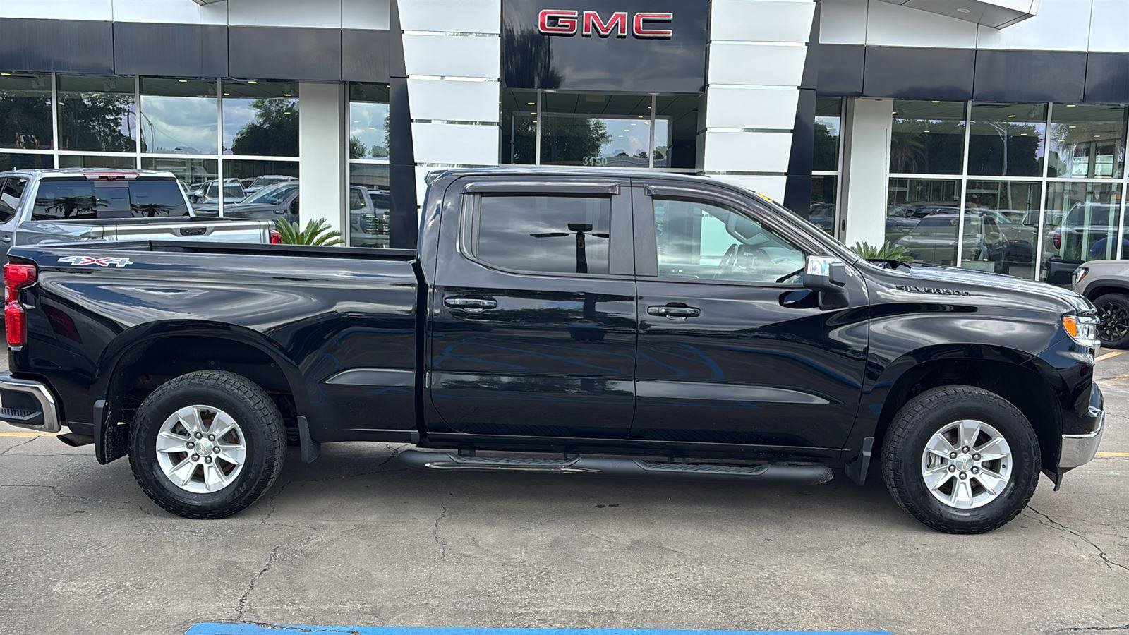 Certified 2023 Chevrolet Silverado 1500 LT w/ Protection Package AWD/4WD image 9