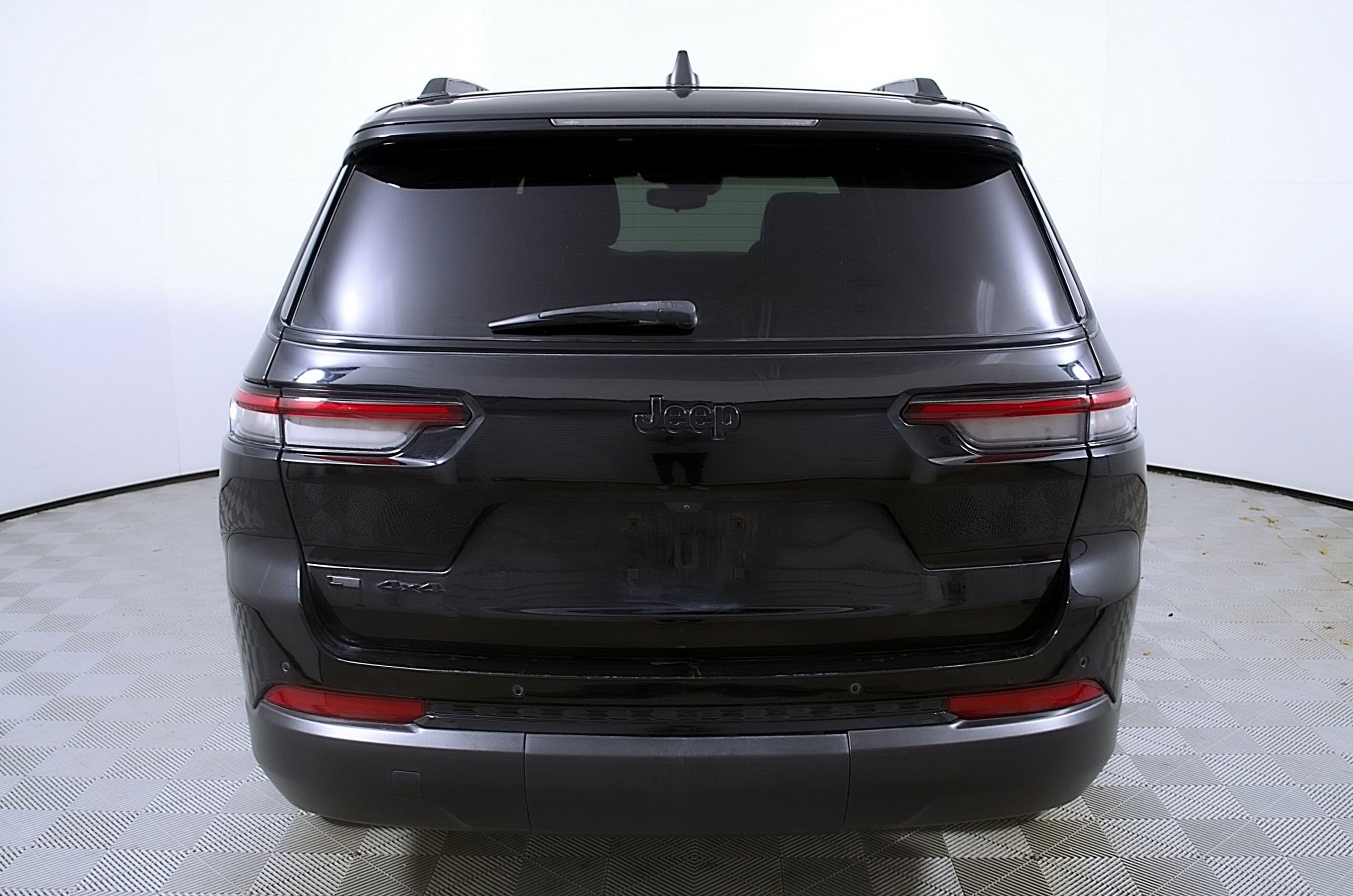 Used 2021 Jeep Grand Cherokee L Laredo image 8